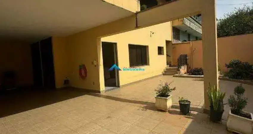 Casa a venda no Bairro Jardim Paulista em Jundiaí com 3 Dormitórios + Edícula.