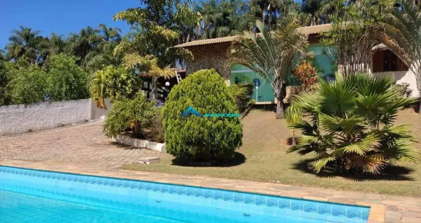Chácara a venda C/ 3 Dorms sendo 2 Suítes, Casa de Caseiro, Total de 2.765 m², Campo Limpo Paulista