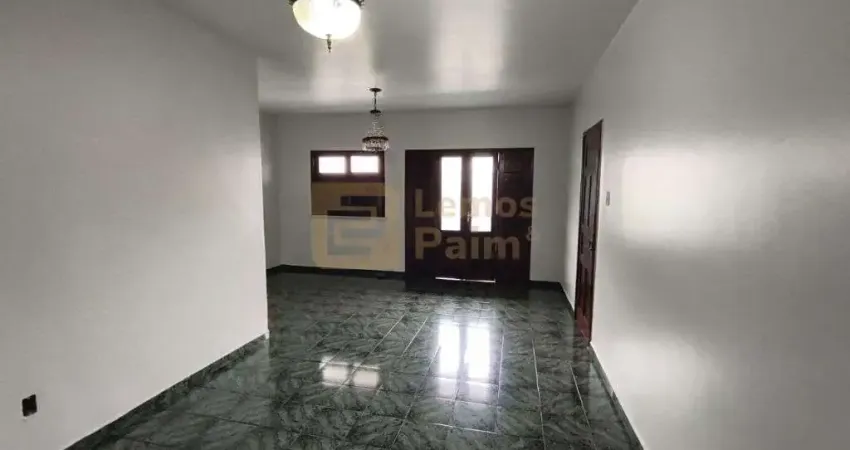 Apartamento com 3 quartos para alugar na Avenida Inácio Tosta Filho, 10, Centro, Itabuna