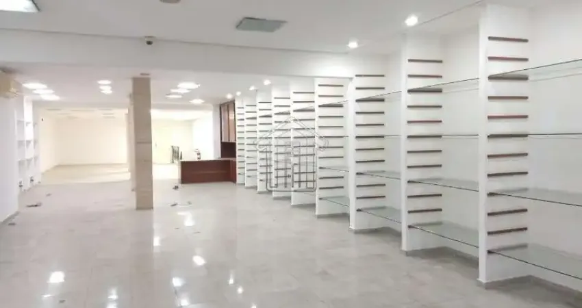 Salão Grande para Locação, 3 vaga(s), 573 m². Em excelente localização e ponto comercial, venha conferir!