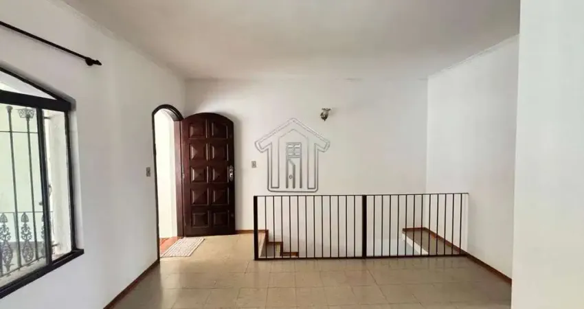 Casa (Assobradada) para Locação, 2 dorm(s), 1 suite(s), 2 vaga(s), 155 m². Venha conferir e alugar este excelente imóvel espaçoso!