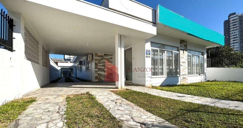 Casa comercial com 8 salas para alugar na Rua Benjamin Franklin Pereira, 25, São João, Itajaí