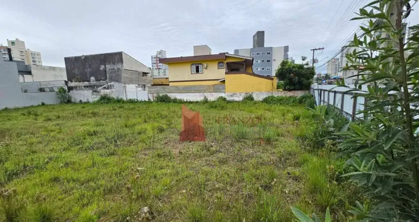 LOCAÇÃO: Terreno em ESQUINA com 830m2 em área Central, Itajaí/SC!