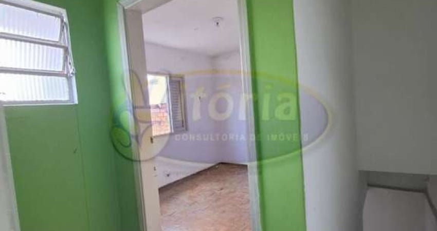 CASA TERREA ANTIGA A VENDA    RUA  PARANÁ  NO TABOÃO 150  M²