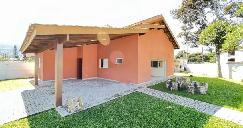 Casa à venda no bairro Jardim Carolina em Ubatuba/SP