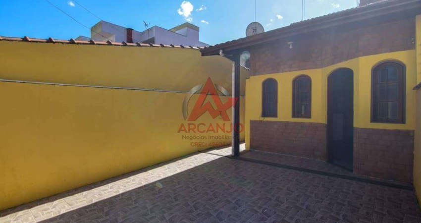 Sobrado, 03 dormitórios, 02 Suítes, bem localizada em Itaguá