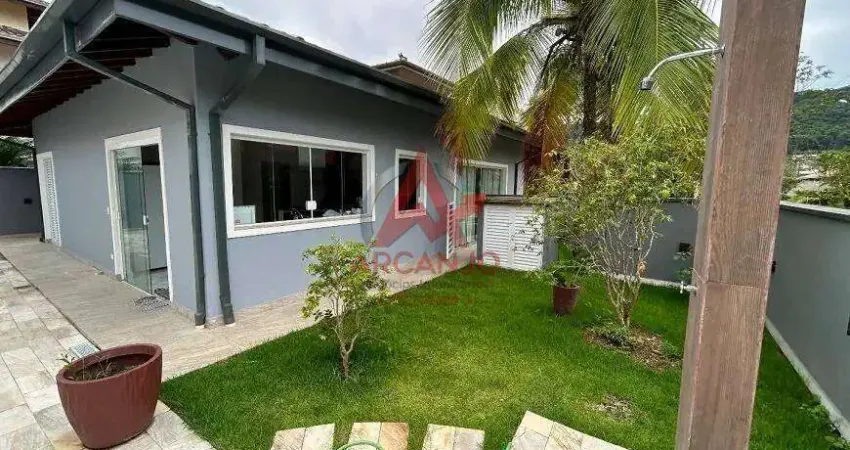 UBATUBA COUNTRY CLUBE - Casa  5 quartos, sendo 3 suítes. Perfeito conforto e  área arborizada