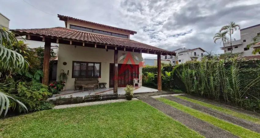 pSOBRADO COM 05 DORMITÓRIOS , A VENDA NO BAIRRO DO ITAGUÁ - UBATUBA/p