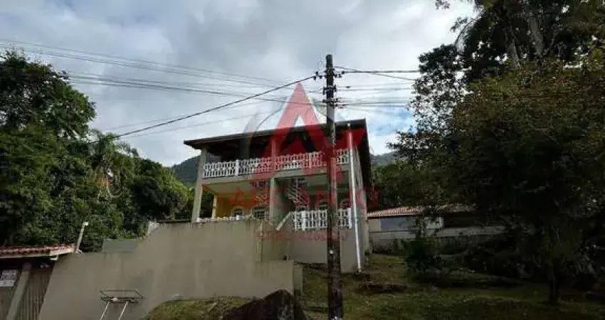 CASA A VENDA EM CONDOMINIO E MAIS UM TERRENO COM 518M² AO LADO