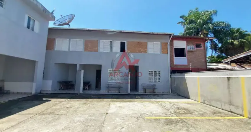 Sobrados individuas 02 quartos, próximo a praia ,área total 378m²