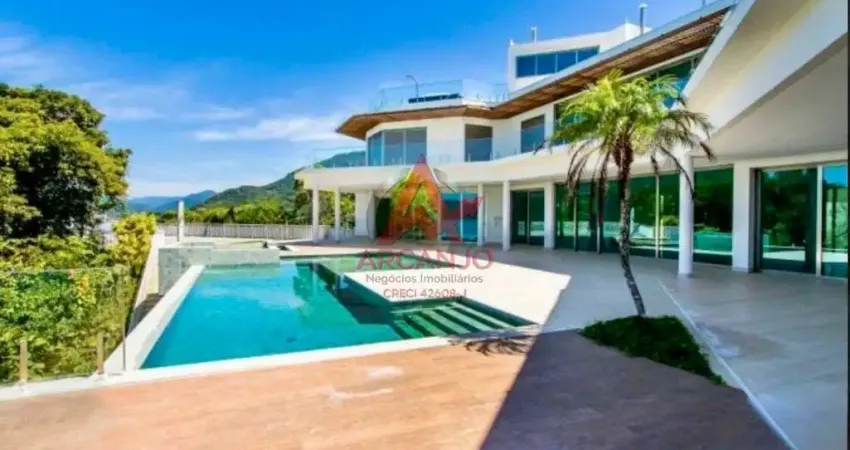 Casa A Venda Em Ubatuba Com 10 Suítes -  2560m²