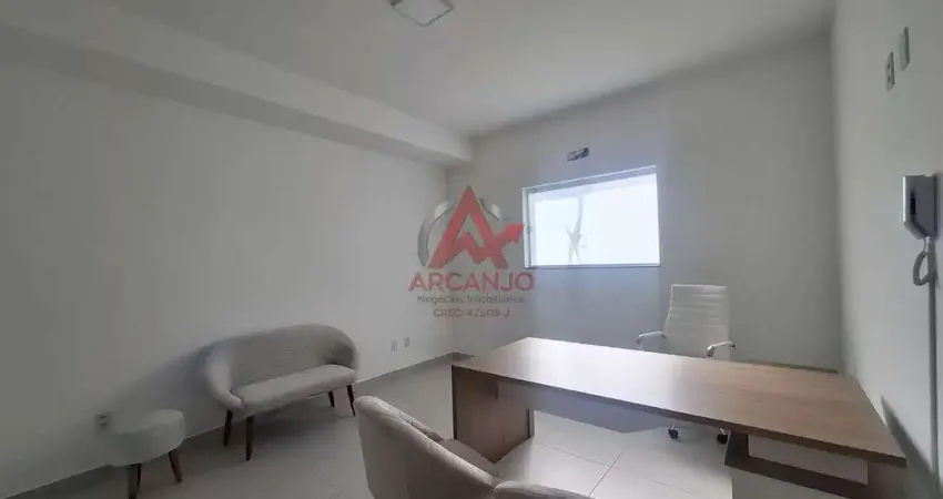 Sala Comercial bem no  centro da cidade em Ubatuba .