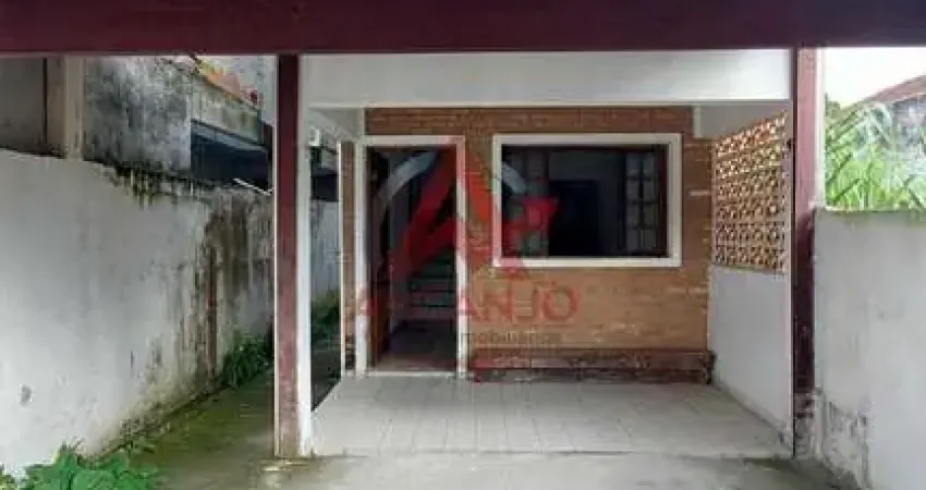CASA À VENDA COM 2 QUARTOS NO BAIRRO ESTUFA 2 EM UBATUBA/SP.