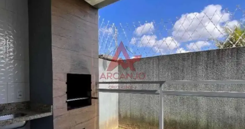 Apartamento térreo, varanda com churrasqueira e quintal disponível á venda na praia do maranduba, ubatuba-sp.
