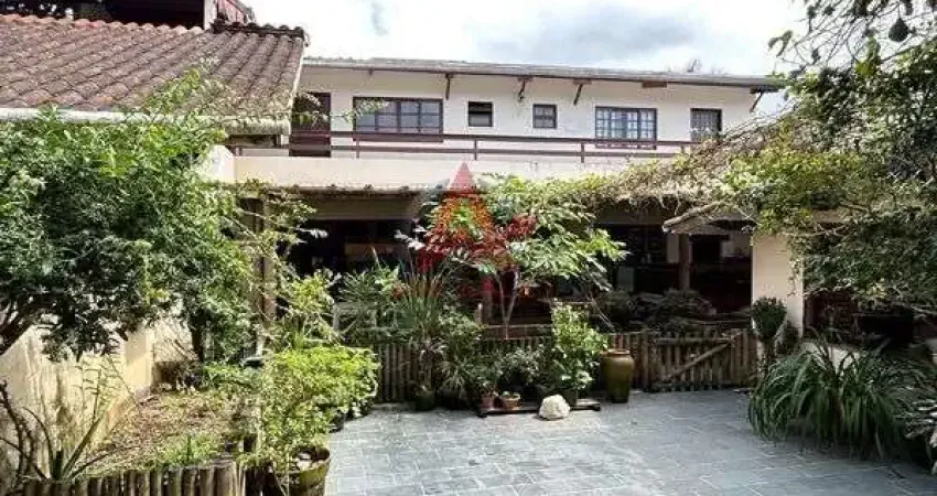 Casa com 4 quartos à venda no Centro, Ubatuba