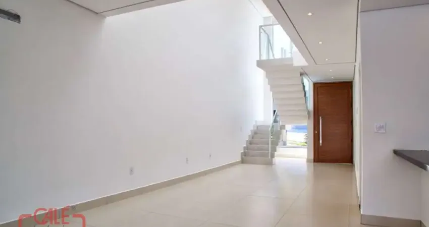 Casa nova em condomínio no Itaici.