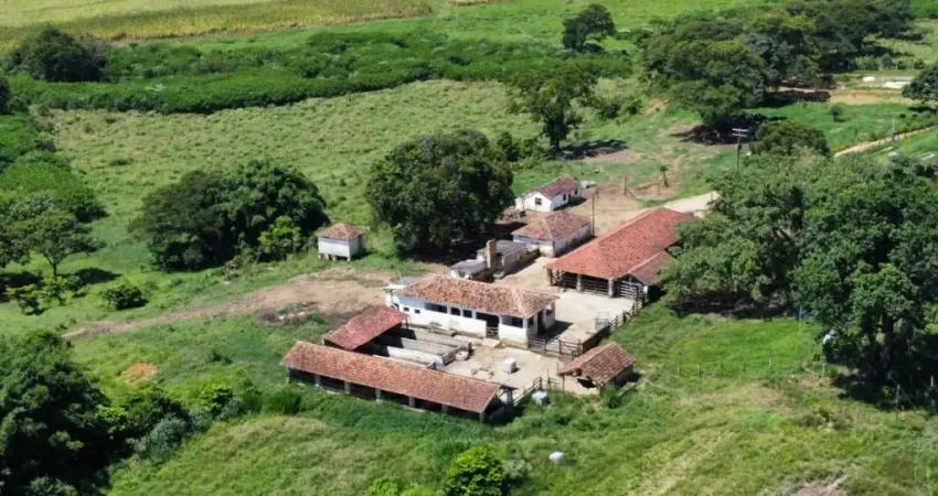 Fazenda com 2 salas à venda na Rua Doutor Rodrigues de Azevedo, 22, Centro, Lorena
