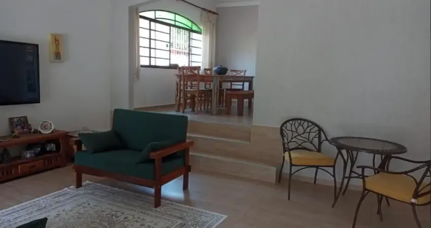 Casa com 3 quartos à venda na Rua Avião Aribu, 22, Jardim Souto, São José dos Campos