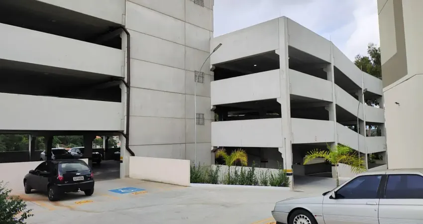 Ótimo apartamento no interlagos com dois dormitórios e em andar alto