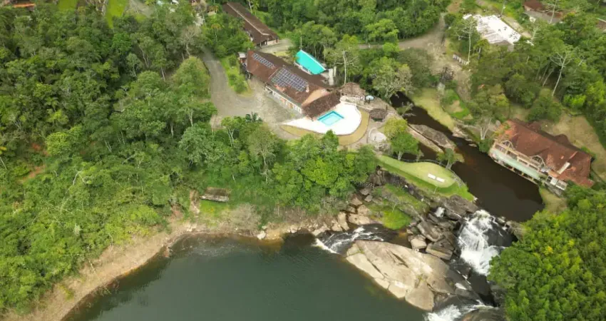 OPORTUNIDADE ÚNICA EM PARAIBUNA! Imagine uma pousada em meio à natureza, com 400 hectares de pura tranquilidade,