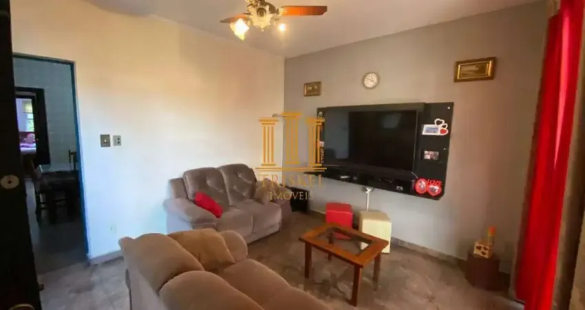 Casa 3 Dorm com suíte + 2 edículas no fundo na Vila São Geraldo em Taubaté - CA529