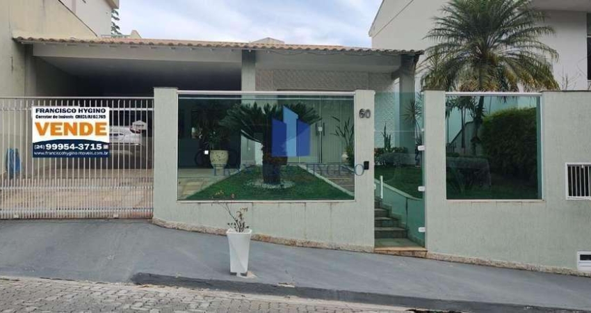 Casa para Venda em Volta Redonda, Jardim Belvedere, 3 dormitórios, 1 suíte, 3 banheiros, 3 vagas