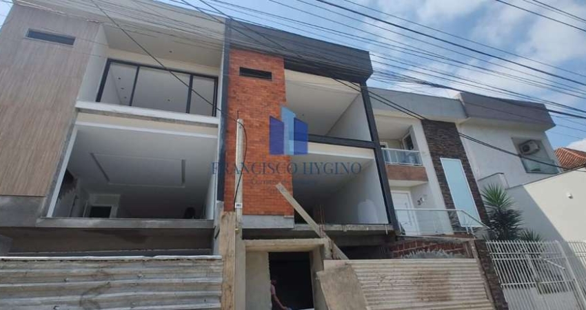 Casa para Venda em Volta Redonda, Jardim Belvedere, 3 dormitórios, 3 suítes, 4 banheiros, 4 vagas