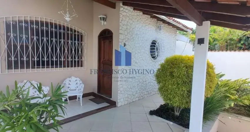 Casa para Venda em Volta Redonda, Jardim Belvedere, 3 dormitórios, 1 suíte, 3 banheiros, 3 vagas