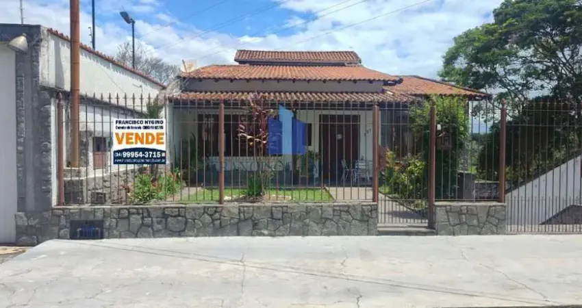 Casa para venda em volta redonda, jardim belvedere, 6 dormitórios, 1 suíte, 3 banheiros, 4 vagas