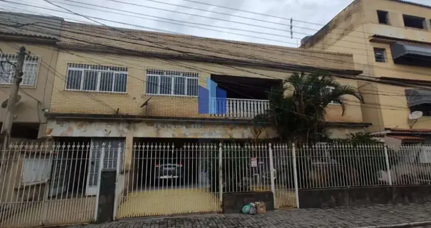 Casa para Venda em Volta Redonda, Aterrado, 4 dormitórios, 2 suítes, 3 banheiros, 4 vagas