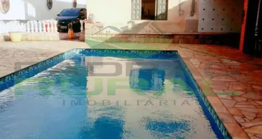 Chácara para Venda em Santana de Parnaíba, 3 dormitórios, 1 suíte, 4 banheiros