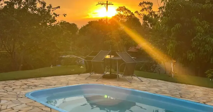 Chácara para Venda em Alumínio, Oncinha, 4 dormitórios, 1 suíte, 4 banheiros, 6 vagas