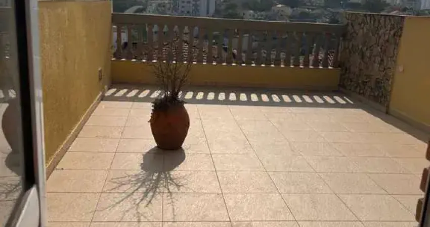 Excelente casa triplex Aclimação c/2 suítes, 2 salas, terraço, 150m²