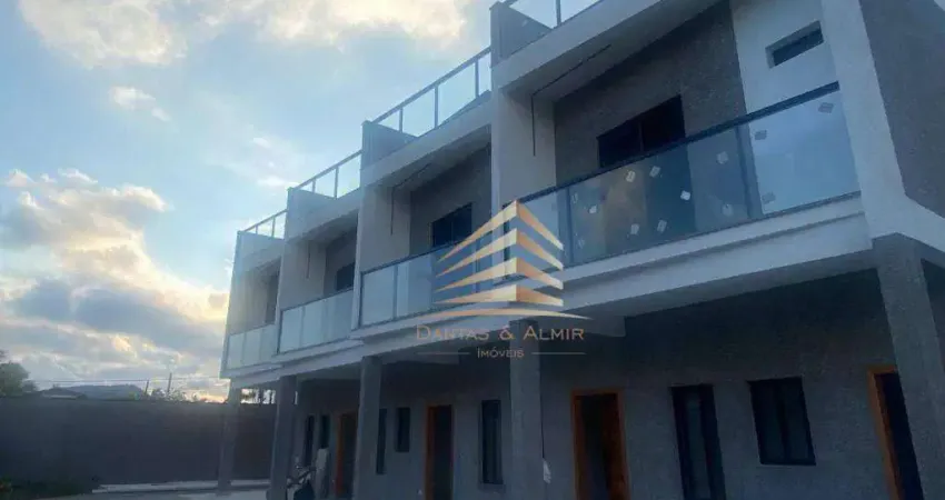 Sobrado com 2 dormitórios à venda, 148 m² por R$ 580.000,00 - Jardim Mariella - Caraguatatuba/SP