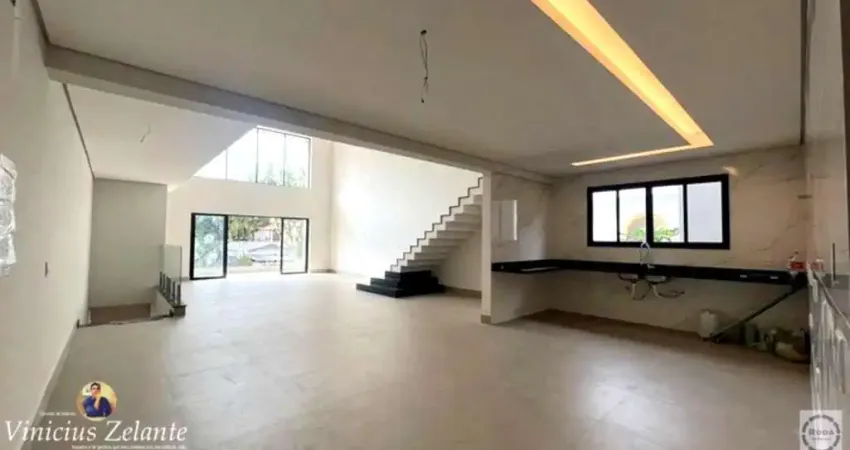 Venda Casa de Alto Padrão na Vila Belmiro, Santos-SP  3 Quartos, 3 Suítes, 2 Salas - Corretor Vinícius Zelante