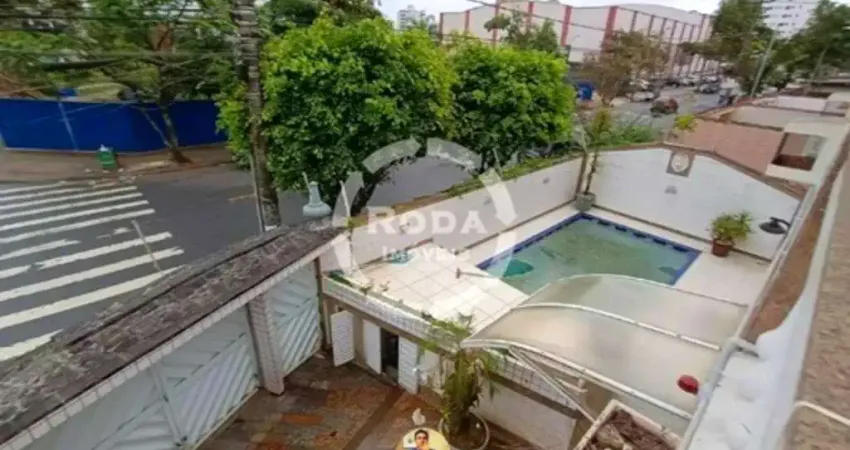 Maravilhoso sobrado localizado a poucos passos da praia da aparecida, em uma rua tranquila e residencial.maravilhoso sobrado localizado a poucos passo
