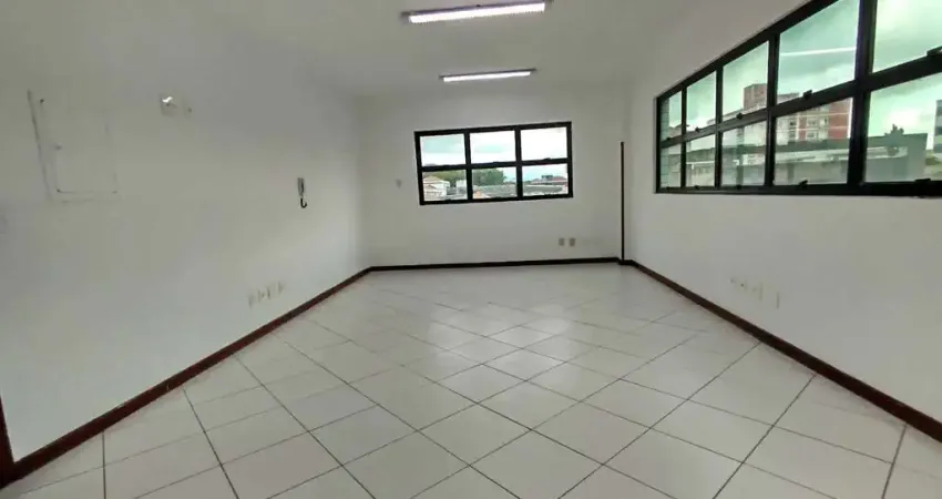 Aluguel de sala comercial na aparecida, santos-sp: 1 sala, 1 banheiro, 1 vaga de garagem, 45m². venha conferir!