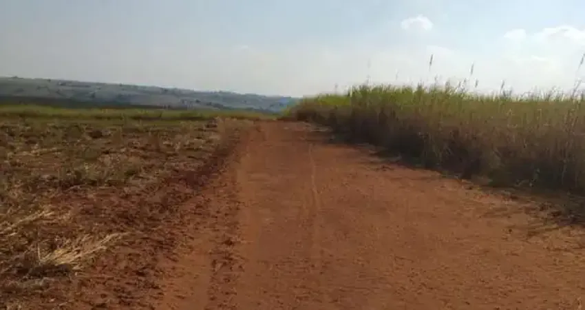 Fazenda com cana na região de presidente prudente-sp, com 512,03 alqueires, topografia semiplana a leve ondulação e terra mista a argilosa