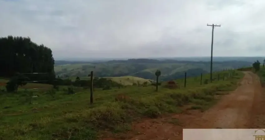 Fazenda à venda em Capão Bonito/SP - 161 alqueires de área no Centro - Oportunidade única!