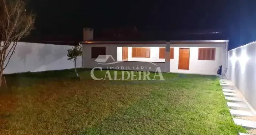 Casa bem localizada! Na praia de tramandaí!! As duas ruas de acesso são asfaltada!! Próximo de tudo!! Não perca tempo!! Venha garantir seu imóvel!! Aqui na imobiliária caldeira realizamos o seu sonho!