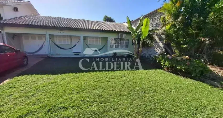 Bela casa de 5 dormitorios no centro de tramandai, a 700m do mar!!! Nao perca esta oportunidade!!