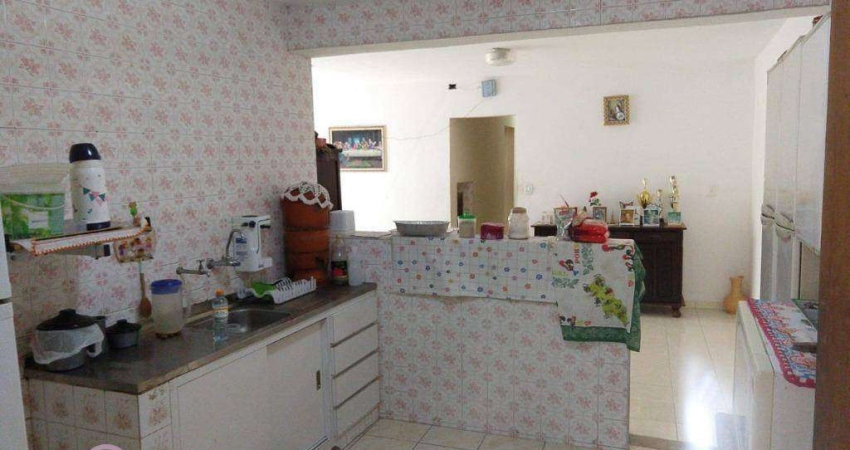 Casa com 9 dormitórios à venda, 300 m² por R$ 650.000,00 - Centro - Taubaté/SP