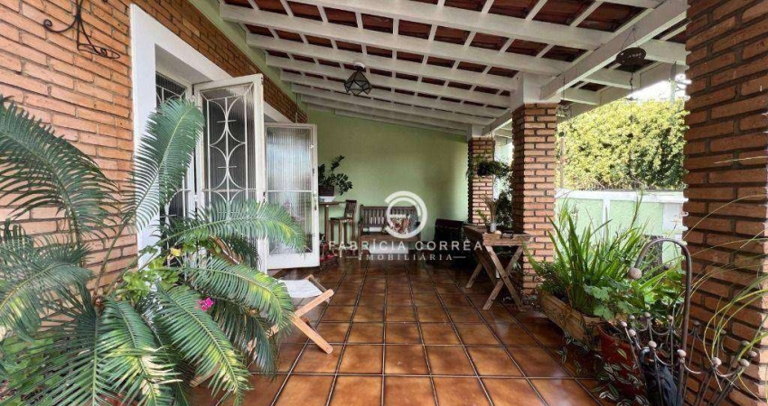 Casa com 3 dormitórios à venda, 198 m² por R$ 750.000,00 - Independência - Taubaté/SP