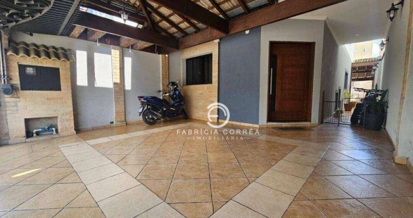 Sobrado com 3 dormitórios à venda, 194 m² por R$ 848.000 - Residencial Portal da Mantiqueira - Taubaté/SP