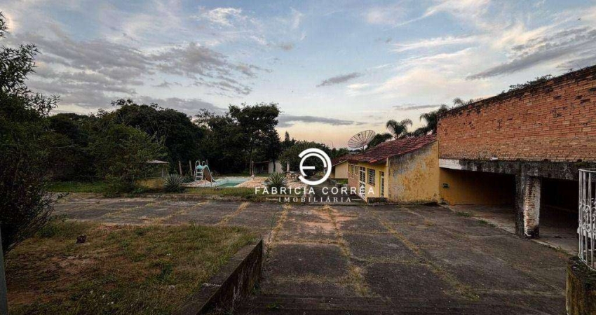 Propriedade com Casa Principal e 4 Casas Independentes – Ideal para Moradia e Renda disponível para venda em Taubaté