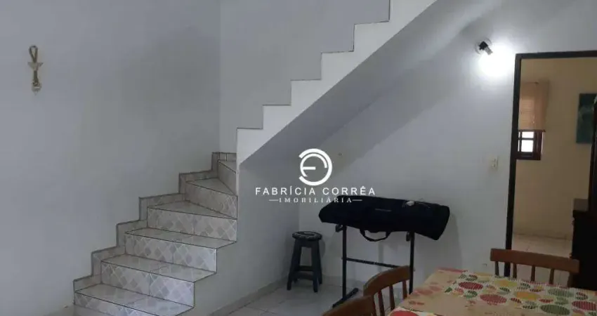 Sobrado espaçoso com estrutura para energia solar e terreno amplo arborizado