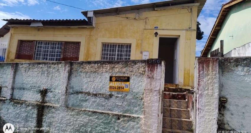 Casa com 3 quartos para alugar na Rua Monlevade, Vila Romano, São Paulo