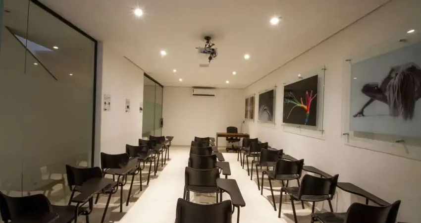 Casa comercial para alugar na Rua Andréa Paulinetti, Jardim das Acacias, São Paulo