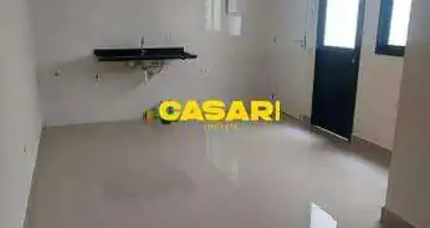 Apartamento com Quintal Privativo à Venda – 50m², 2 Dorms, 1 Vaga, Condomínio com Elevador e Baixo Custo