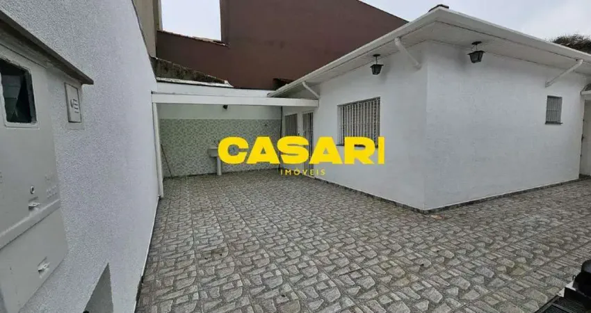 Casa Térrea com Quintal Amplo à Venda na Vila Euclides São Bernardo do Campo/SP